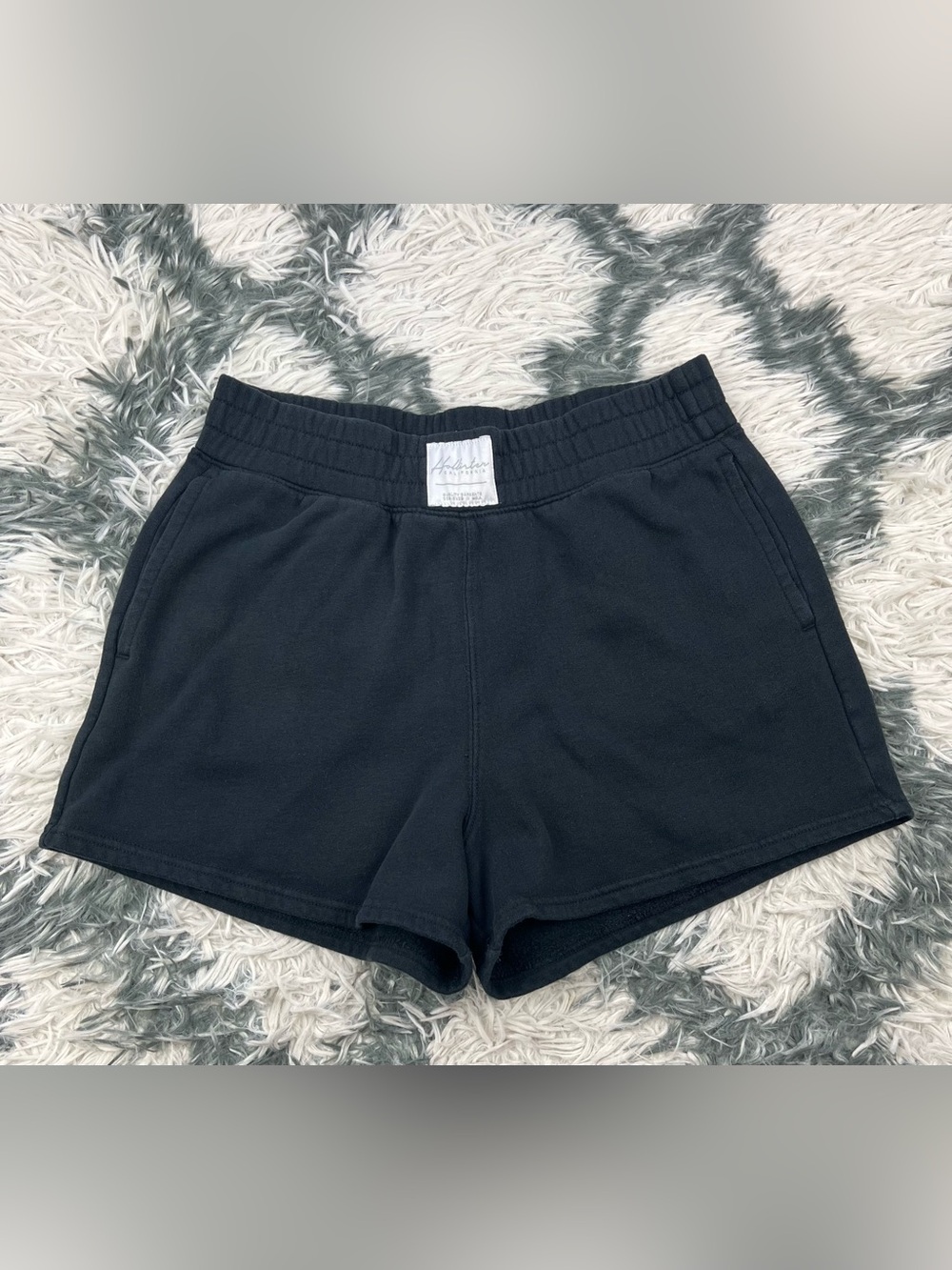 Hollister Women’s Black Ultra High-Rise Sweat Shorts Size Medium